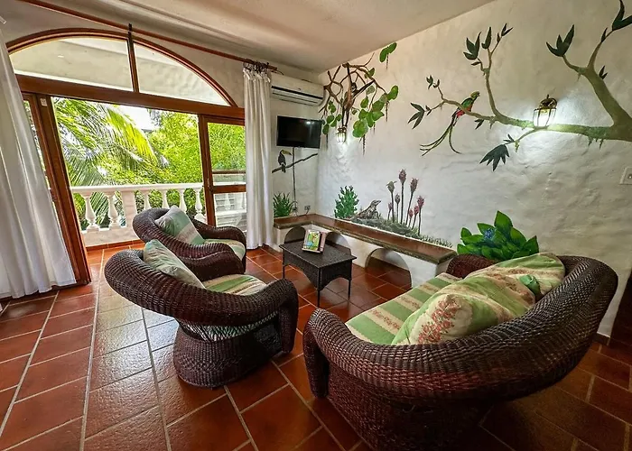 47 Hilltop Retreat Ocean Garden Views Apartamento *